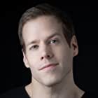Justin Leeper به عنوان News Anchor