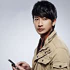 Kai-wei Chiu به عنوان Xiaogin's dad