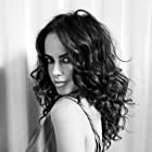 Amy Manson به عنوان Cathy Gordon