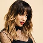 Natalie Morales به عنوان Miss Calleros
