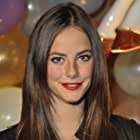 Kaya Scodelario به عنوان Carina Smyth