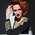 Breeda Wool به عنوان Lou Linklatter