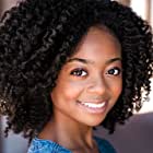 Skai Jackson به عنوان Summer