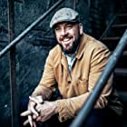 Chris Sullivan به عنوان Toby Damon