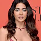 Emeraude Toubia به عنوان Isabelle Lightwood