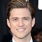 Aaron Tveit به عنوان Pru
