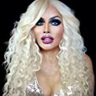 Dawna Lee Heising به عنوان Barbarella ('Barbie')