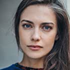 Laura Berlin به عنوان Emma of Normandy