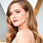 Zoey Deutch به عنوان Rose Hathaway