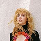Natasha Bassett به عنوان Dixie Locke