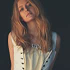 Anna Baryshnikov به عنوان Lavinia Dickinson