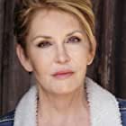 Laurie Cummings به عنوان Jill