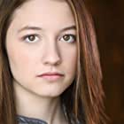 Claire Engler به عنوان Gertrude