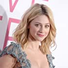 Lili Reinhart به عنوان Natalie