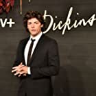Adrian Enscoe به عنوان Austin Dickinson