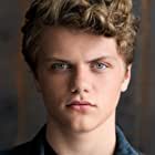 Jake Brennan به عنوان Lincoln