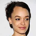 Britne Oldford به عنوان Barista