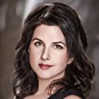 Helen Johns به عنوان Mrs. Eliza Barry