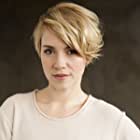 Alice Wetterlund به عنوان D'Arcy Bloom