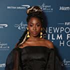 Kirby Howell-Baptiste به عنوان Sasha Smith