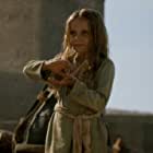 Lottie Steer به عنوان Tamara Okun