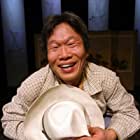 Yoo Soon-woong به عنوان Elderly man in novel club