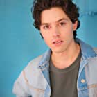 Tyler Young به عنوان Connor Bell