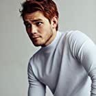 K.J. Apa به عنوان Chris