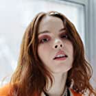 Charlotte Schweiger به عنوان Vivian Ross
