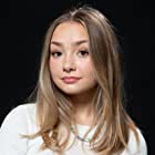 Lily Wahlsteen به عنوان Roberta