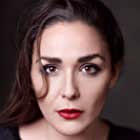 Nadia Lamin به عنوان Lauren