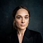 Phoebe Sparrow به عنوان Adler