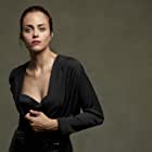 Deniz Barut به عنوان Banu