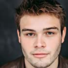 Zane Clifford به عنوان Macon Bewley