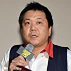 Lee Sang-hwa به عنوان Middle-aged man in novel club