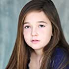 Poppy Gagnon به عنوان Jennifer