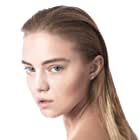 Yuliia Sobol به عنوان Sasha Stepanenko
