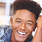 Lazarus Tate به عنوان Running Teen 2