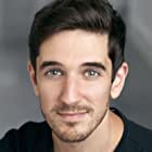 Ali Alkhafaji به عنوان Giles Ali