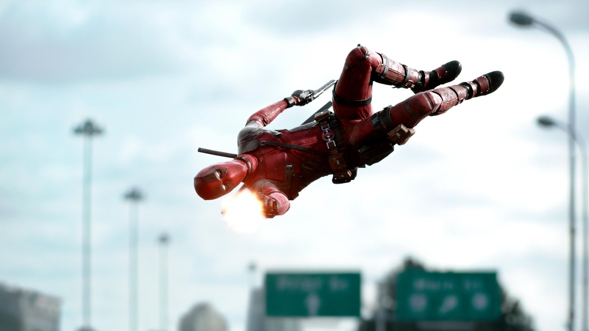 فیلم  Deadpool 2016 با زیرنویس چسبیده